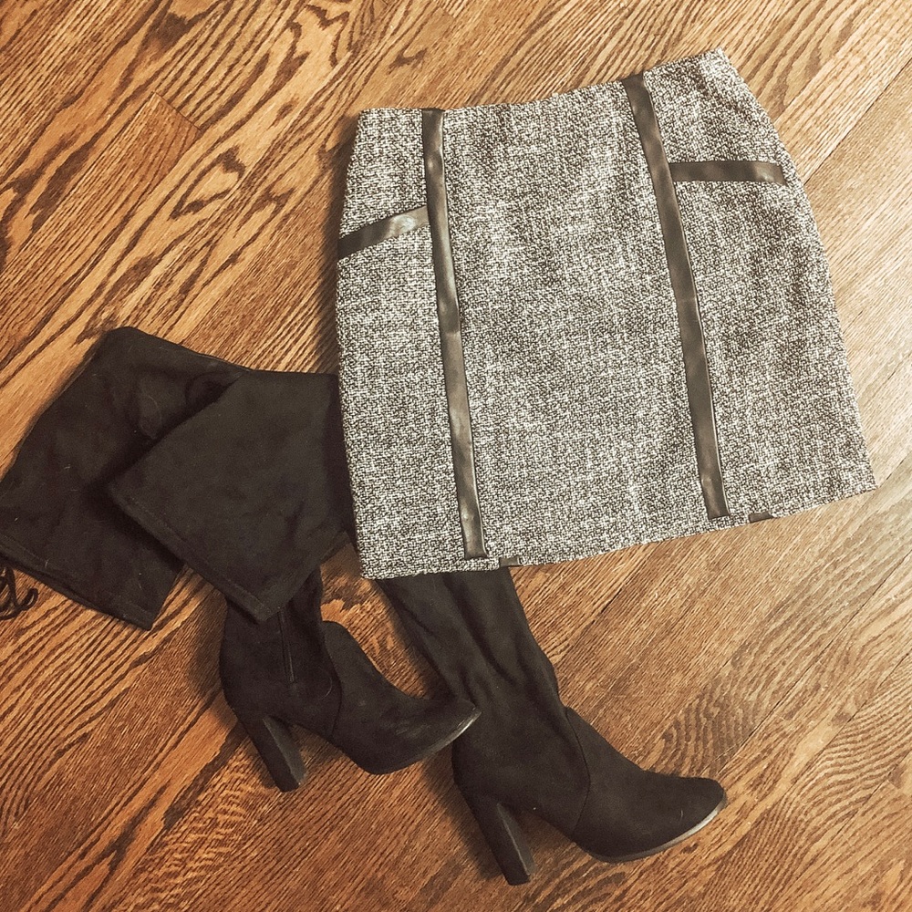 Banana Republic tweed skirt - vegan leather trim